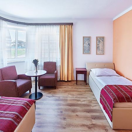 Penzion Karolinka Hotell Kroměříž Eksteriør bilde