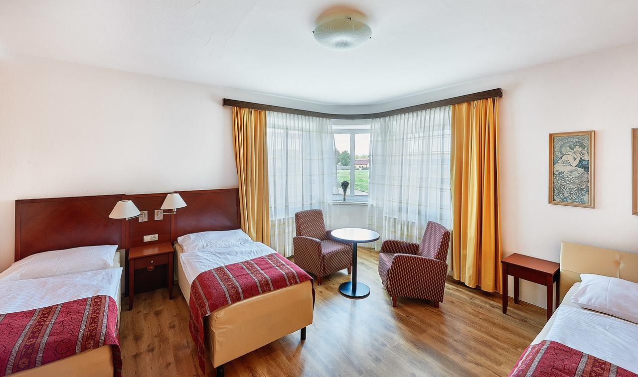 Penzion Karolinka Hotell Kroměříž Eksteriør bilde