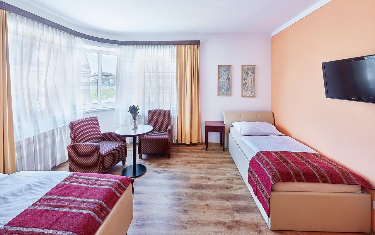 Penzion Karolinka Hotell Kroměříž Eksteriør bilde